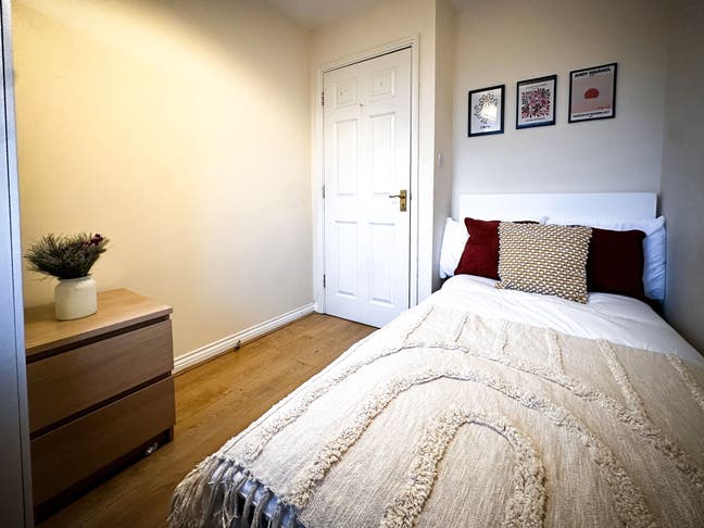 Spacious Bright DoubleRoom in Woolwich  Main Photo