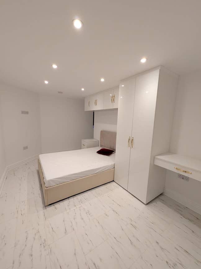 Newly designed flat minutes away from Reigate stn Main Photo