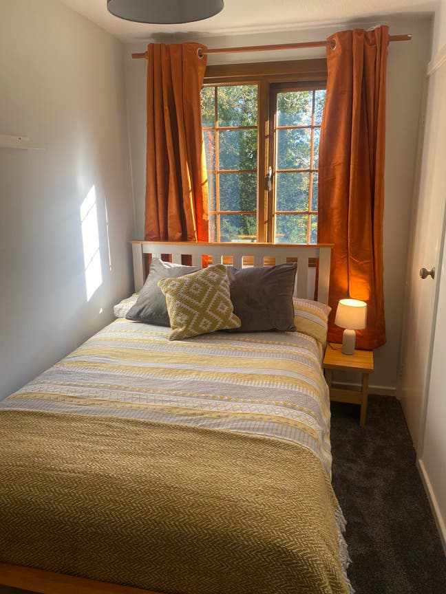 Two Lovely Double Rooms - Southgate, Crawley Main Photo