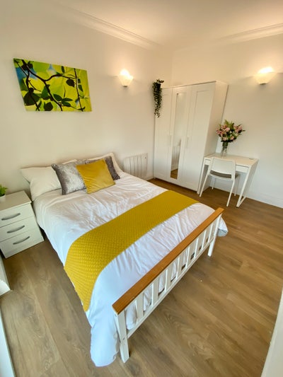 2 lovely spacious rooms Main Photo