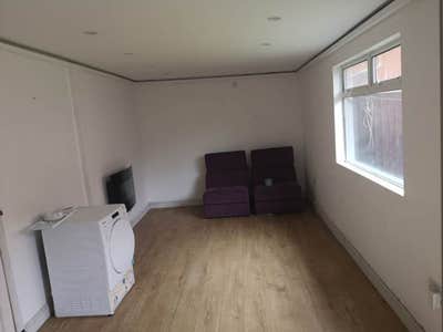 🌟 Spacious Separate Studio | Bills Included |SL2  Main Photo