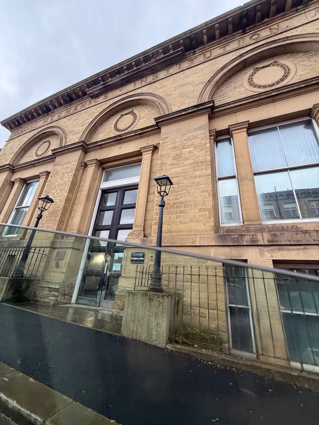 Very specious single bedroom flat in city centre✨ Main Photo