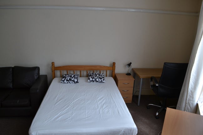 Flat 9, Large double room Main Photo