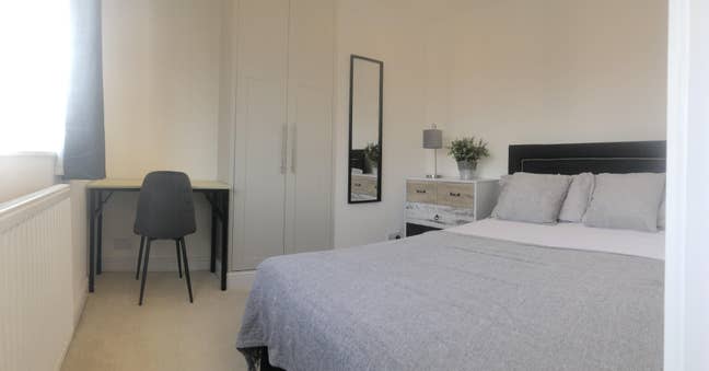 🌞 St George Room w/ Private Bathroom Main Photo