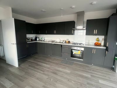 Brand New Furnished Room for Rent Main Photo