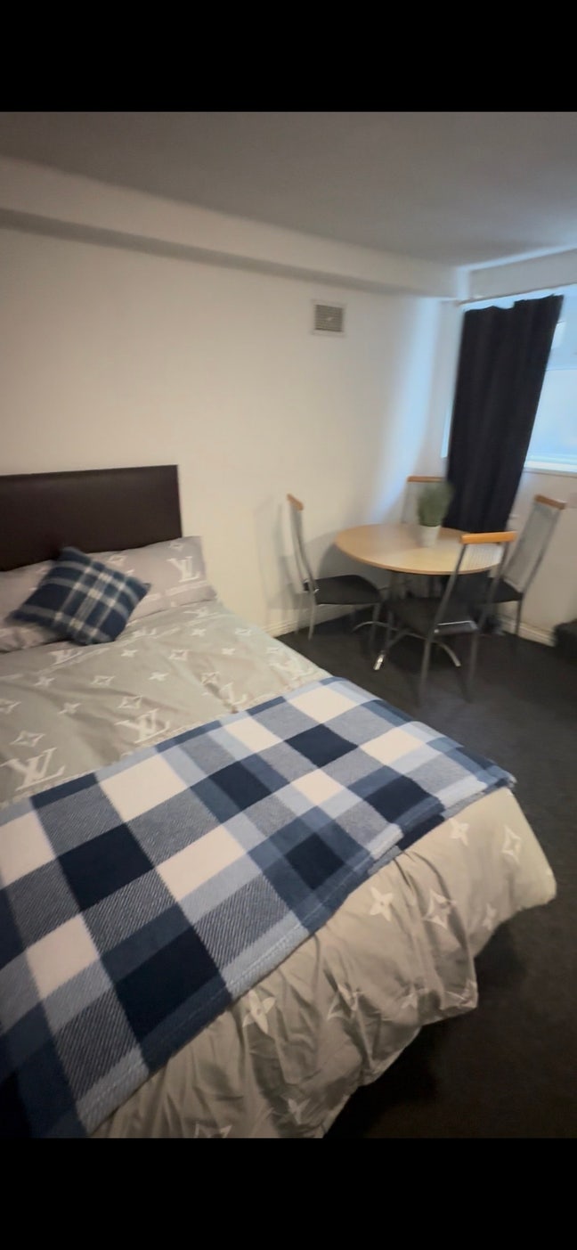 Self Contained Bedsit in BD7 Great Location Main Photo