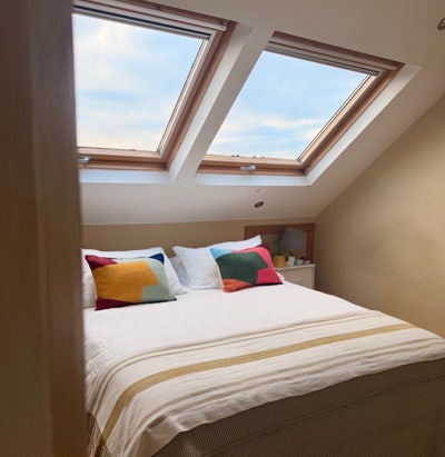 Stunning Huge Ensuite with a view  Main Photo