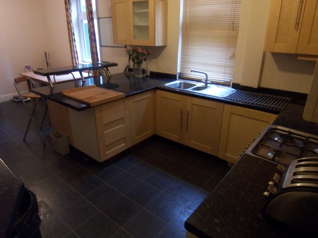 Great rm’s in NR1 - Inc. ALL Bills Main Photo