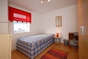 Room available E15 Main Photo