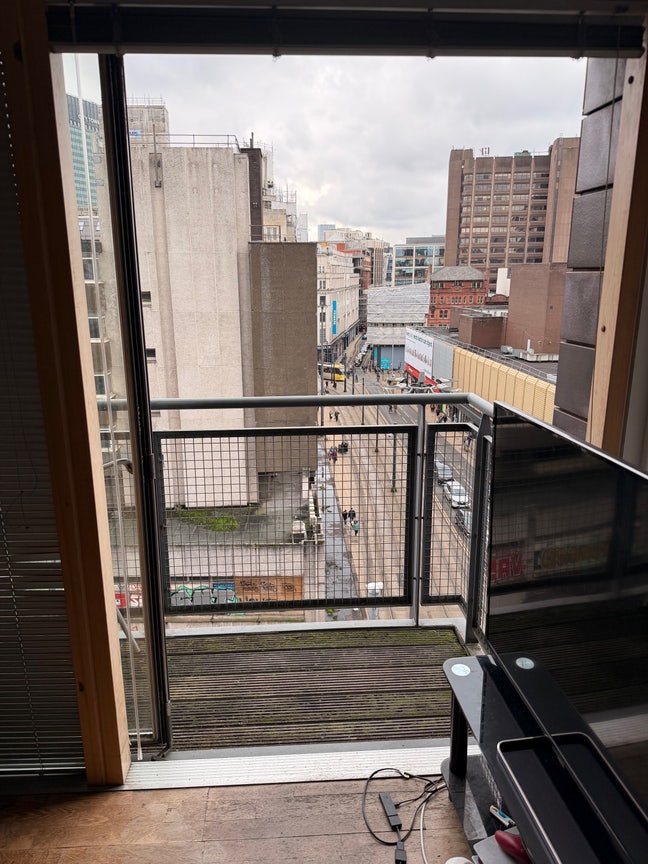 1 en-suite in a 2 bed flat Main Photo