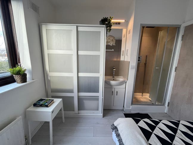 Your Peaceful City Retreat ☁️🏙️ Main Photo