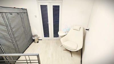 Room in Insulated Summer House – Quiet & Private Main Photo