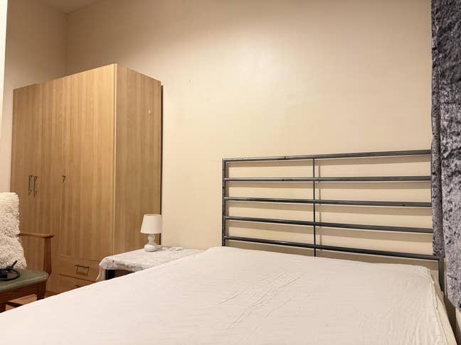 A Fully Furnished Double Room in Hayes Main Photo