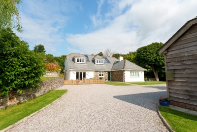 Beautiful House in Gorran Haven  Main Photo