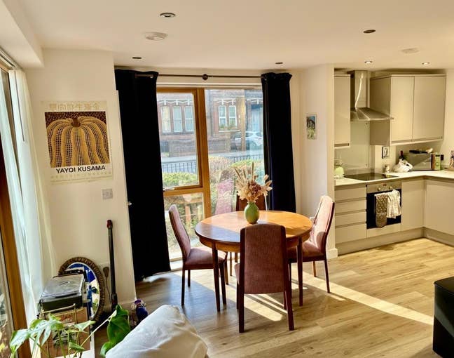 Double room: friendly ground floor flat + garden Main Photo