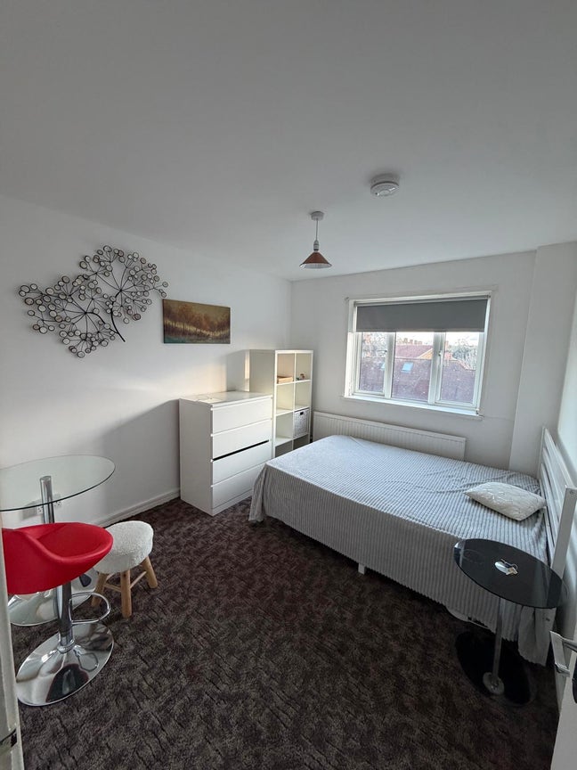 Spacious Double Room Available – Denmark Hill (SE5 Main Photo