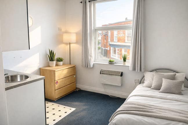 Central Willenhall En-suite Studios  Main Photo