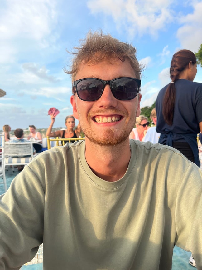 Professional Male, 26, looking for a room Main Photo