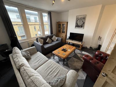 One Double Room Available - Clapham North  Main Photo