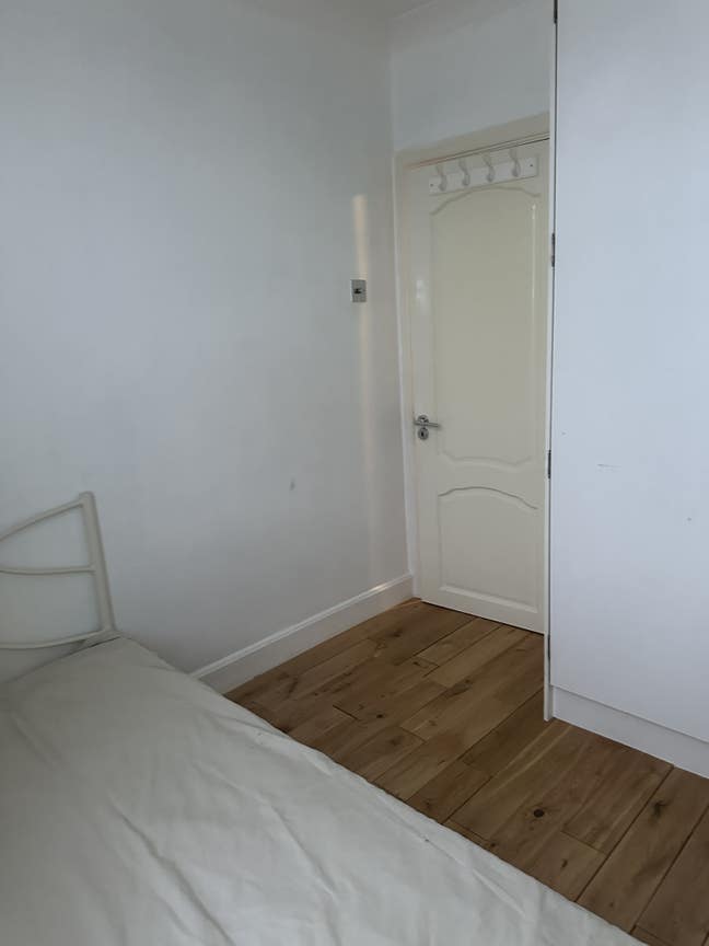 One Bed Room Main Photo