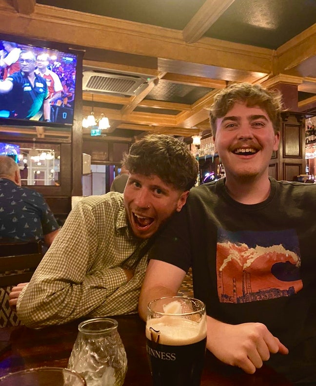 Two 23 year old professionals looking for rooms! Main Photo