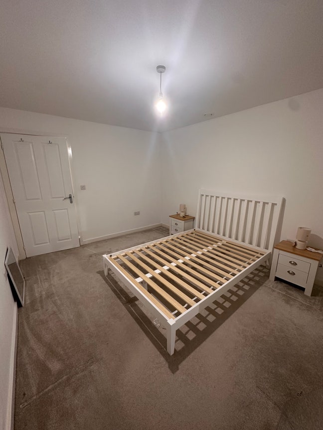Double room available near Gatwick airport  Main Photo