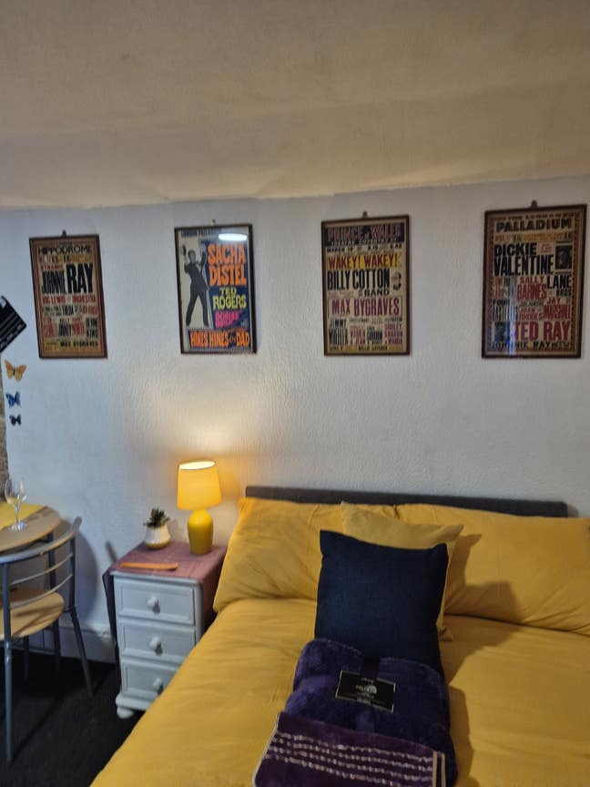 Small studio Apartment  Main Photo