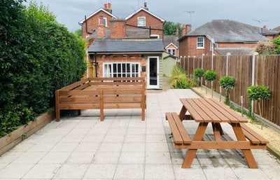 Double room near station, town & hospital  Main Photo