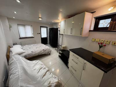 Double bedroom ensuite for couples  Main Photo