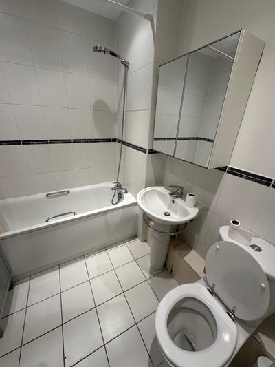 All Female Flat - Clean & Quiet Double Room SE16 Main Photo