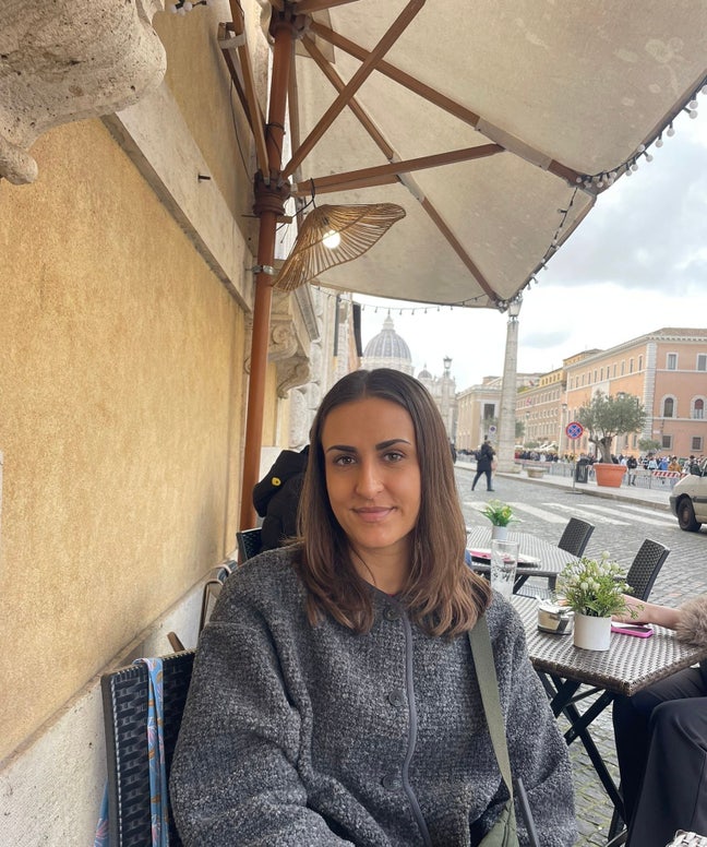 Hey,   My name is Bobbie and I am a 28 year o... Main Photo