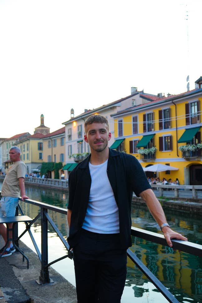 Looking for a double room or buddy up Main Photo