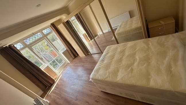 Bright/Spacious-Fully Furnished-All Bills Included Main Photo