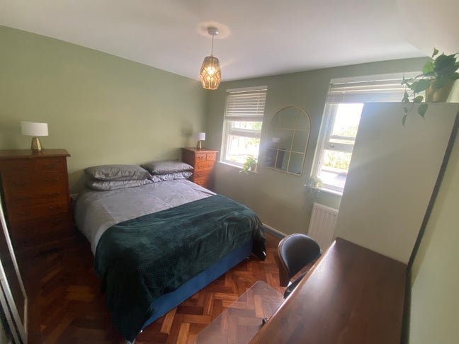 A lovely double bedroom with your own bathroom Main Photo