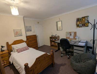 Calm Home | Large Room | Available Now for females Main Photo