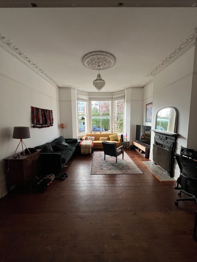 UPDATE - Beautiful large ground floor flat Main Photo