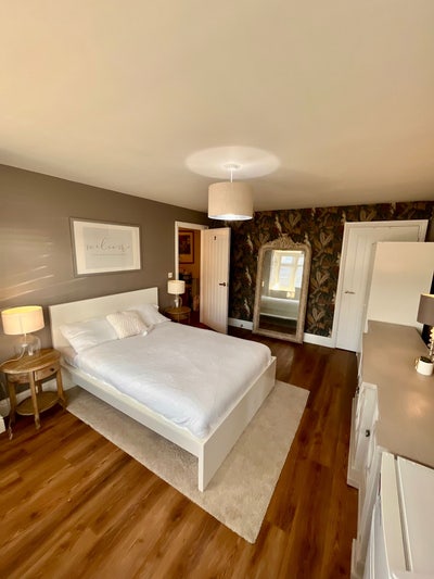 🌳 Parks & Gyms Nearby  •  KT4 🧘💪 *Ensuite* Main Photo