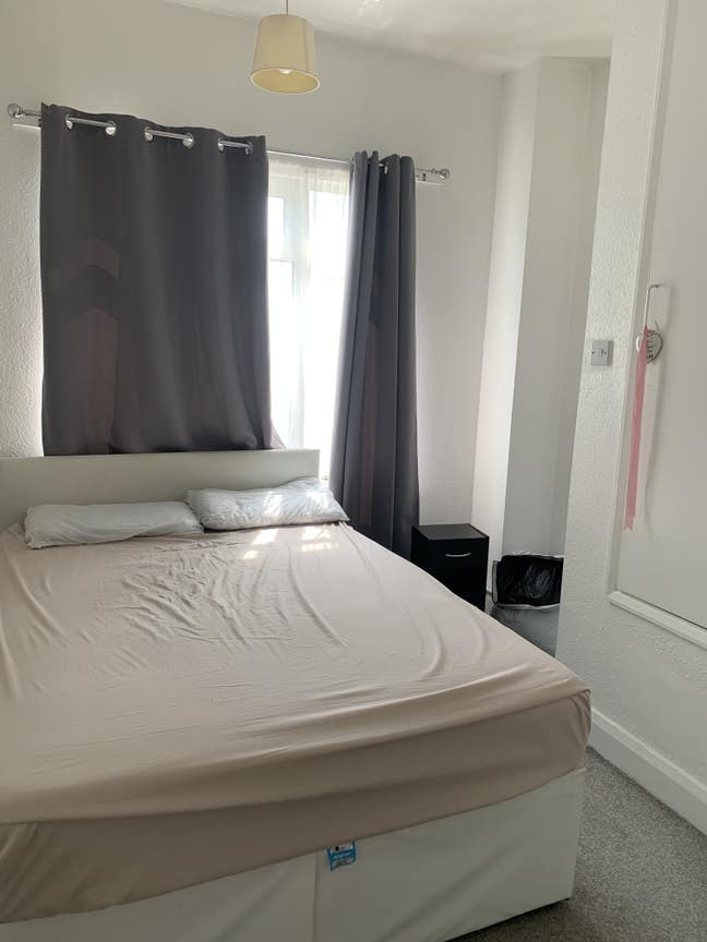 Double room to rent in NN2 Main Photo