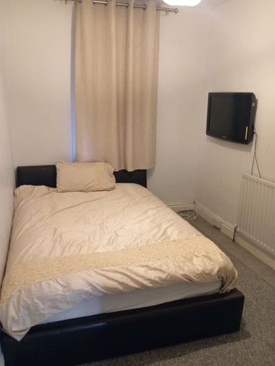 Room for rent  Main Photo