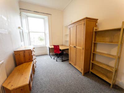 Big Room for rent Newington until end of June  Main Photo