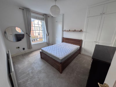 1 bedroom flat to rent in Central Reading Main Photo