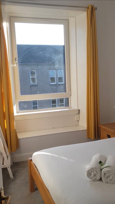 1 Bedroom in a centrally located 2-Bed Flat Main Photo