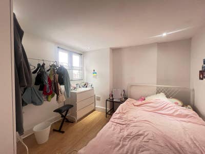 One Bedroom Apartment to Rent Bills Included) Main Photo