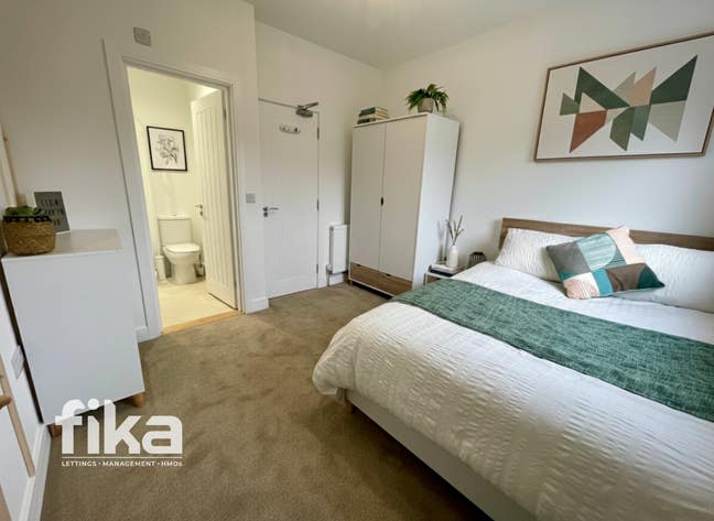 🤩 Large Ensuite Rooms • No Deposit Option (12Tr) Main Photo