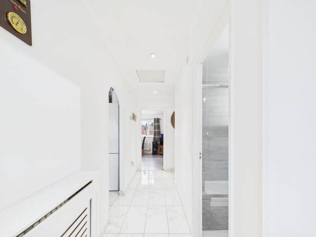 A Beautiful Two Bed Room Maisinette in Reading RG1 Main Photo