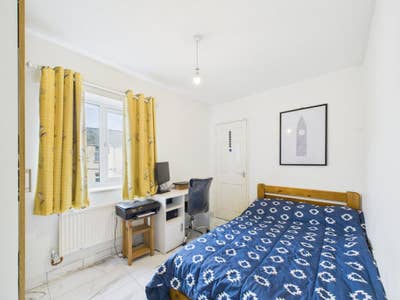 A Beautiful Two Bed Room Maisonette in Reading RG1 Main Photo
