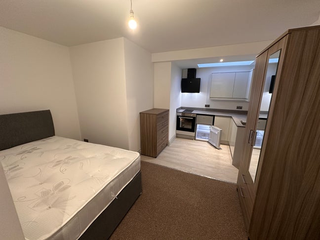 Birmingham New Ensuite Double Room! Main Photo