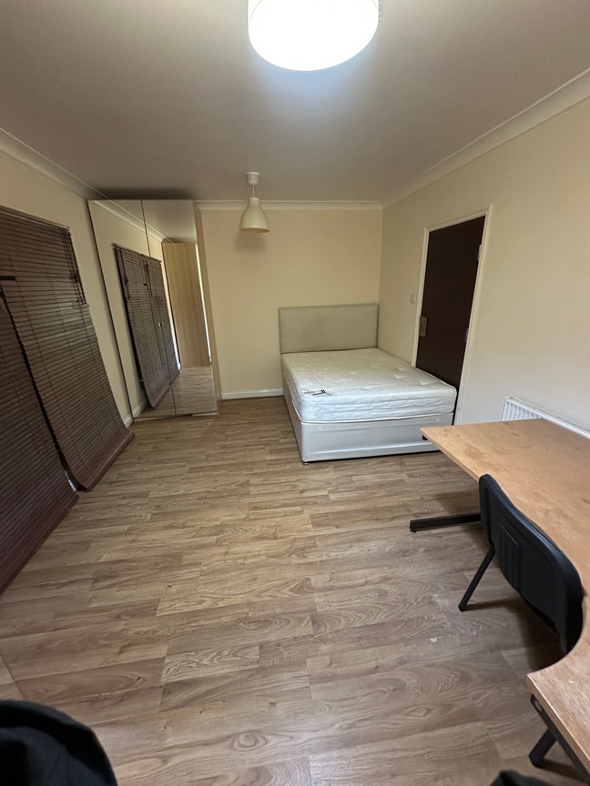 Big double room near the University  Main Photo