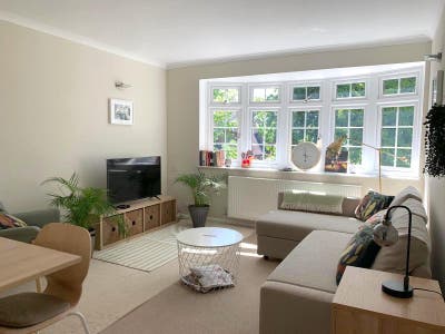 Sunny Flat On Quiet Residential Street  Main Photo