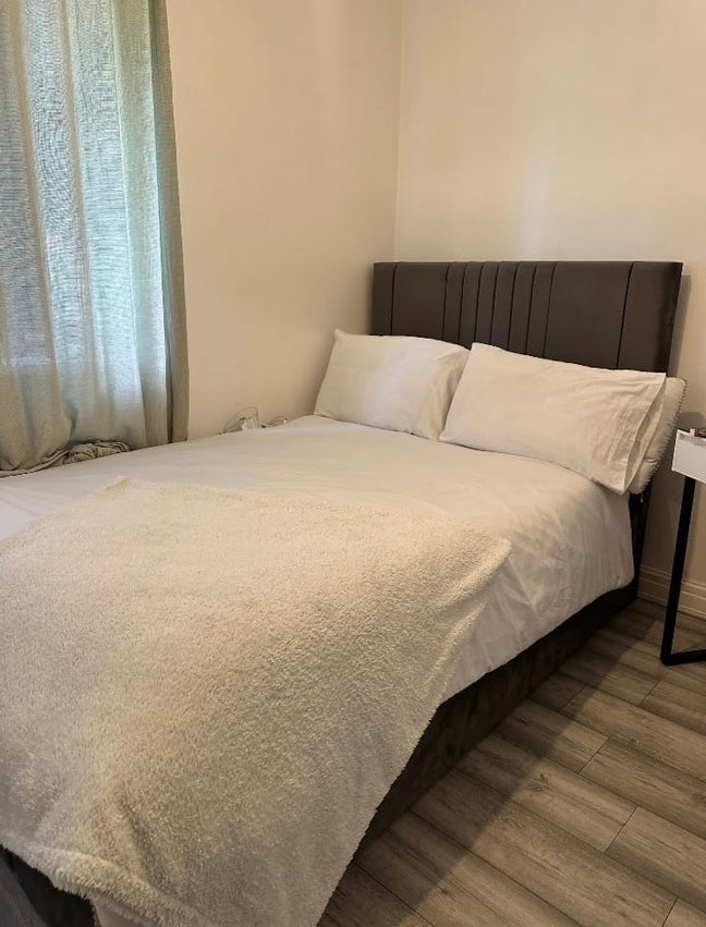 Room available in a 4BR female house share   Main Photo